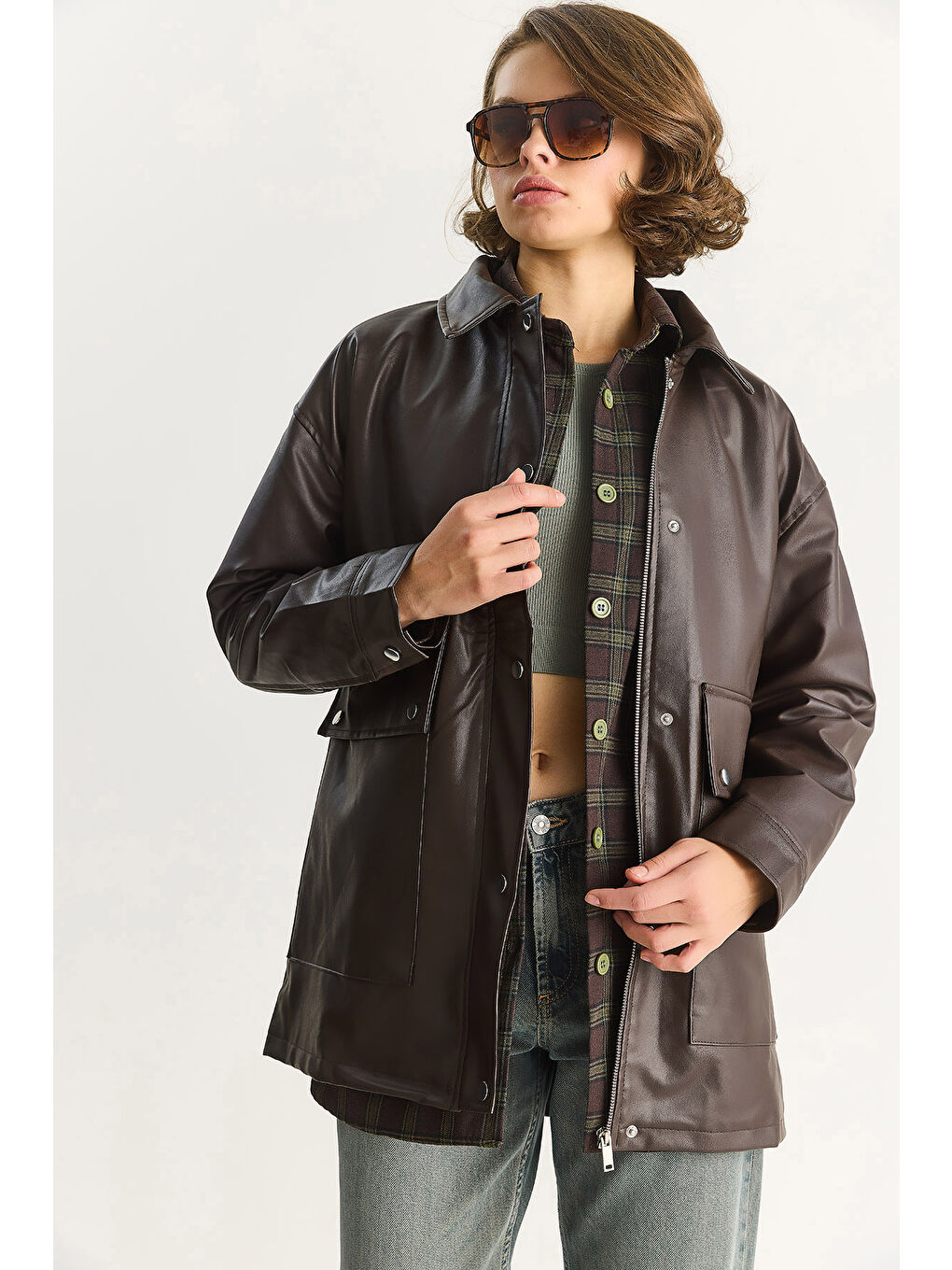 Kahverengi Kadın Oversize Fermuarlı Büyük Cep Detaylıb Astarlı Suni Deri Ceket-1