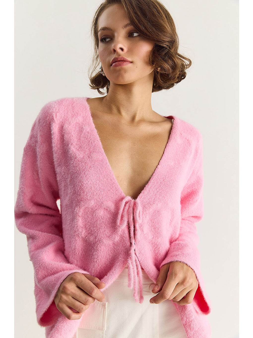 Pembe Kadın V Yaka Yumuşak Dokulu Kabartmalı Önden Bağlamalı Pelüş Hırka w-5