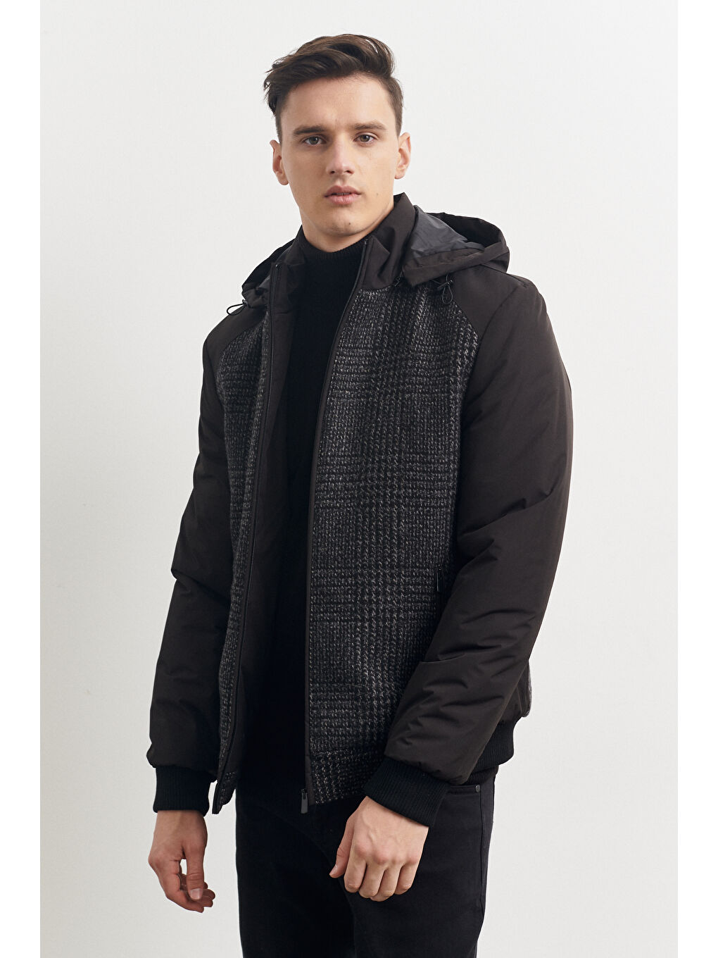 Erkek Siyah Standart Fit Normal Kesim Fermuarlı Çıkma Kapüşonlu Mont-2