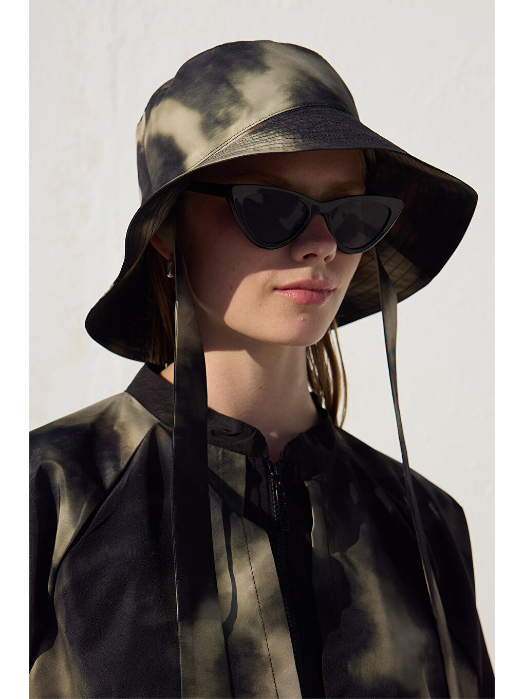 Siyah Bağlamalı Bucket Şapka Flu Batik-1