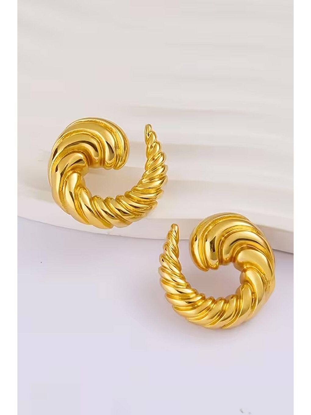 Sarı Altın Renkli Çelik Vintage Kruvasan Küpe-5