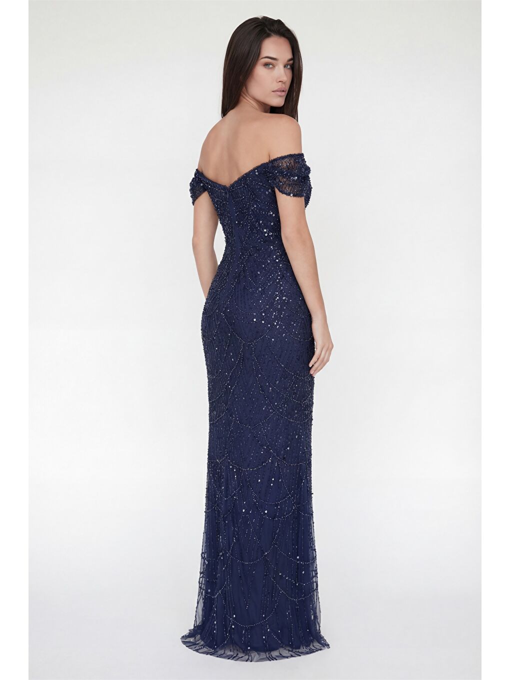 Kadın Lacivert Dar Kalıp Madonna Yaka Uzun Balık Abiye Elbise-4