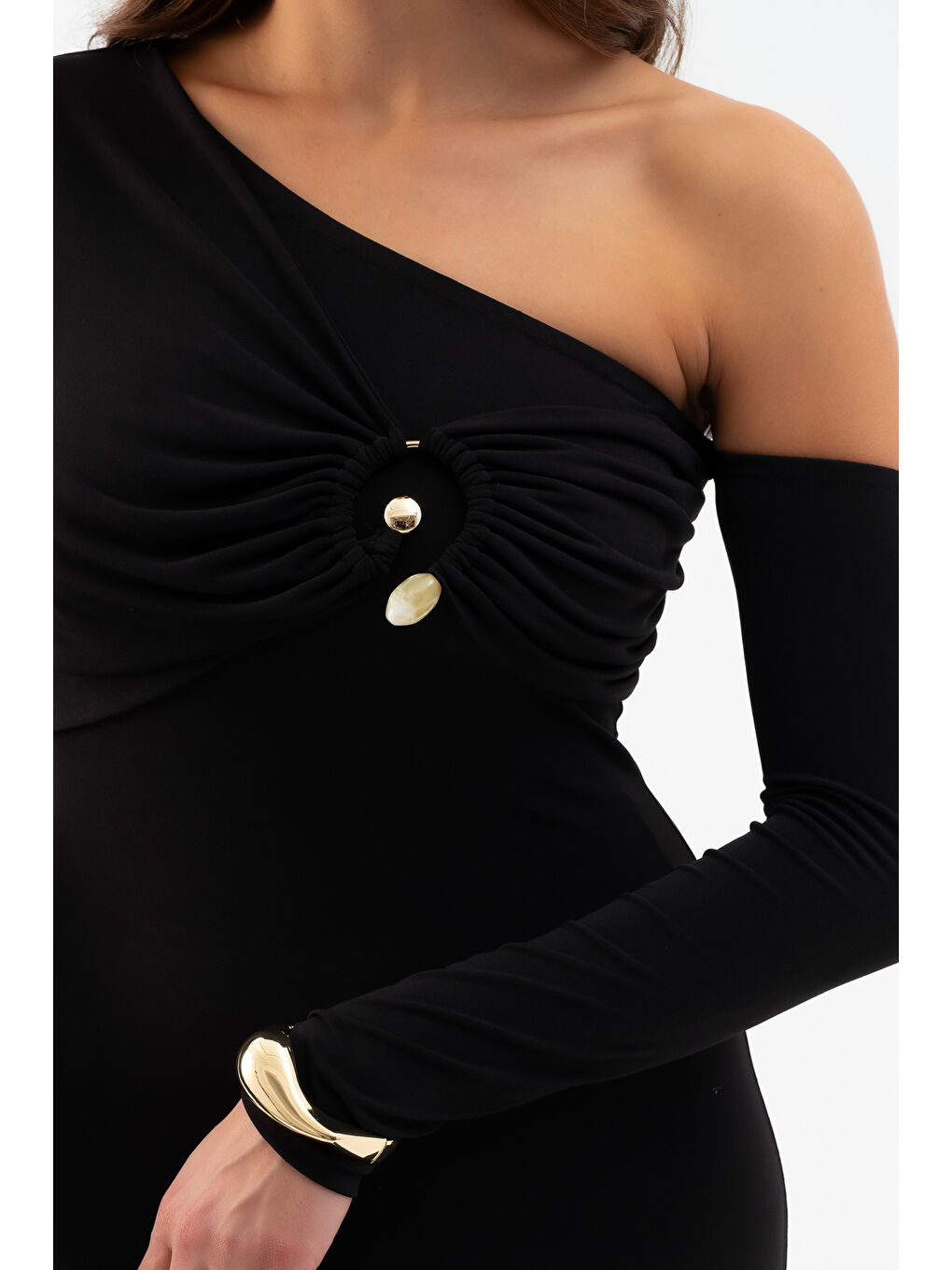 Kadın Siyah Tek Omuz Taş Aksesuarlı Maxi Elbise-3