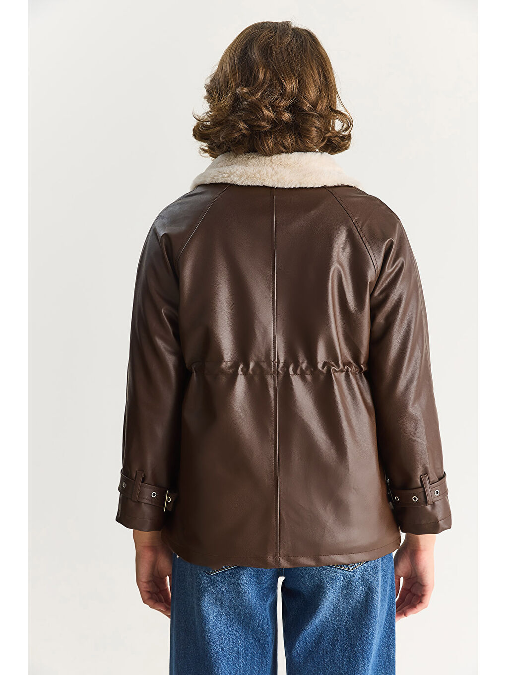 Kahverengi Kadın Gömlek Yaka İçi Kürk Belden Büzgü Ayarlamalı Cep Detaylı Suni Deri Mont-7