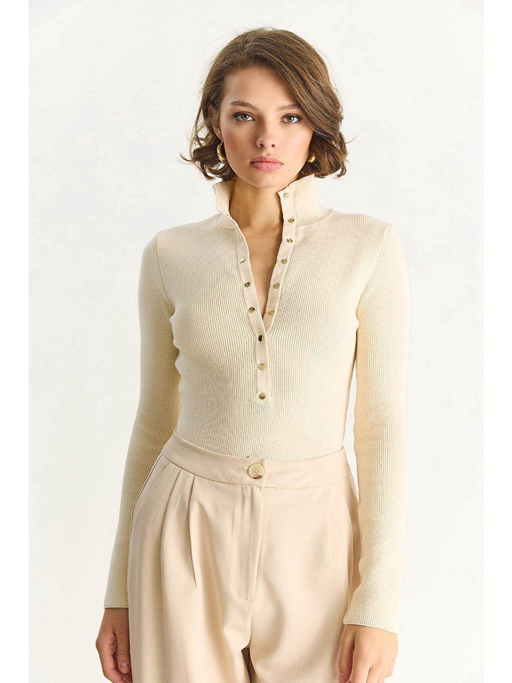 Ekru Kadın Çıtçıtlı Fitilli Dik Yaka Uzun Kollu Basic Triko Bluz TK-1