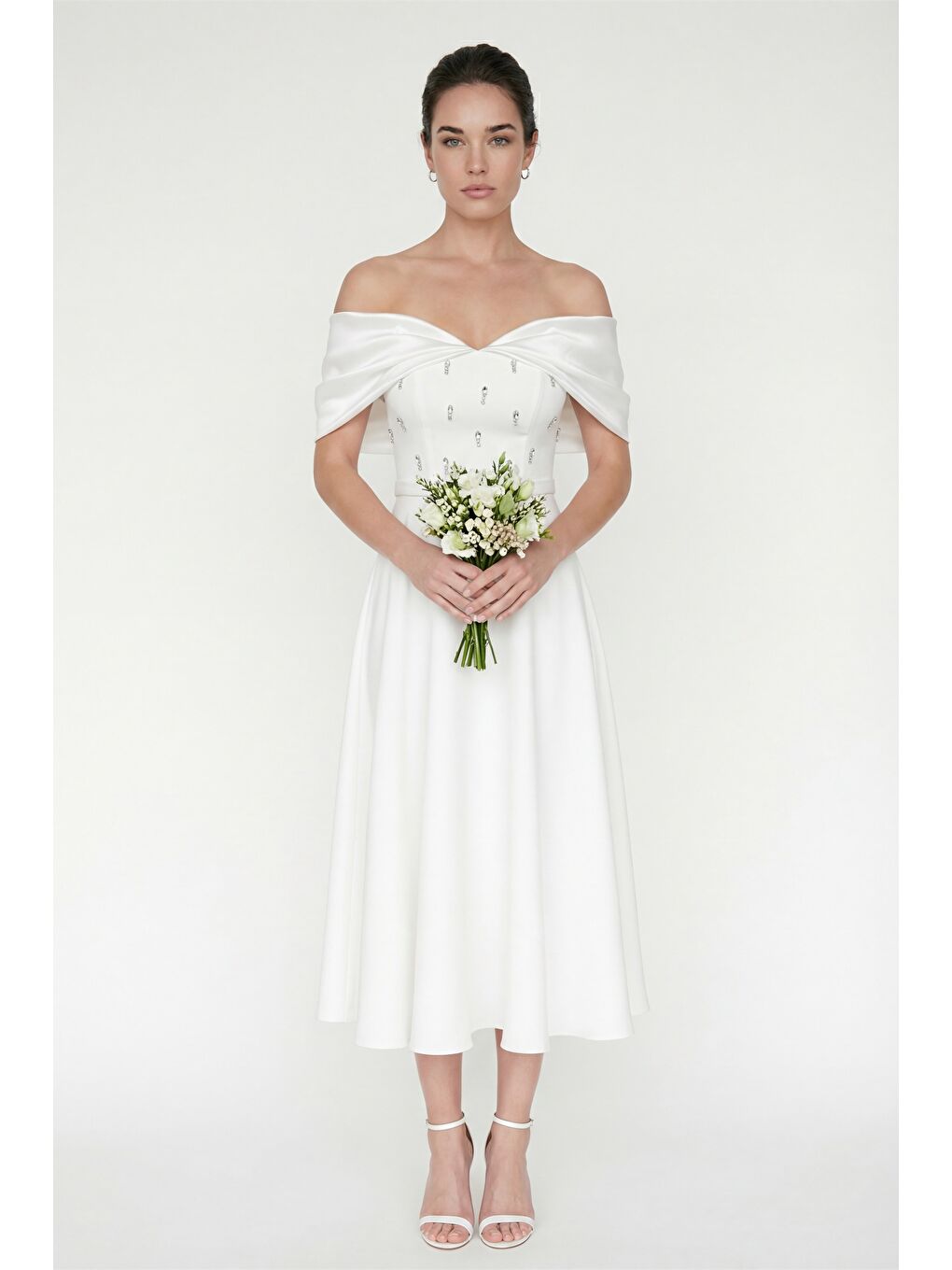 Kadın Beyaz Kayık Yaka Taş Detay Kloş Söz Nişan Nikah Abiye Elbise