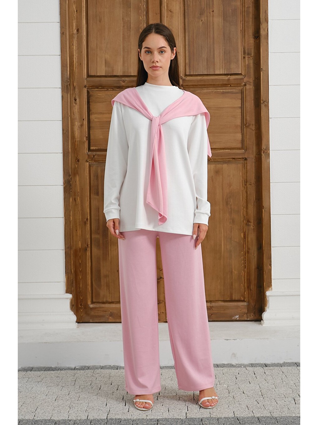 Pembe Kadın Şal Detaylı Eşofman Takımı Rahat Kalıp Uzun Kollu Sweatshirt Geniş Paça Eşofman Altı