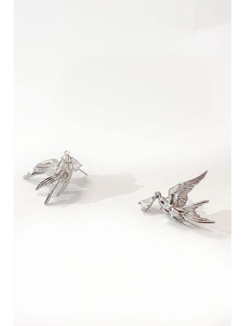 Gri Taşlı Anka Kuşu Gümüş Rengi Küpe-1