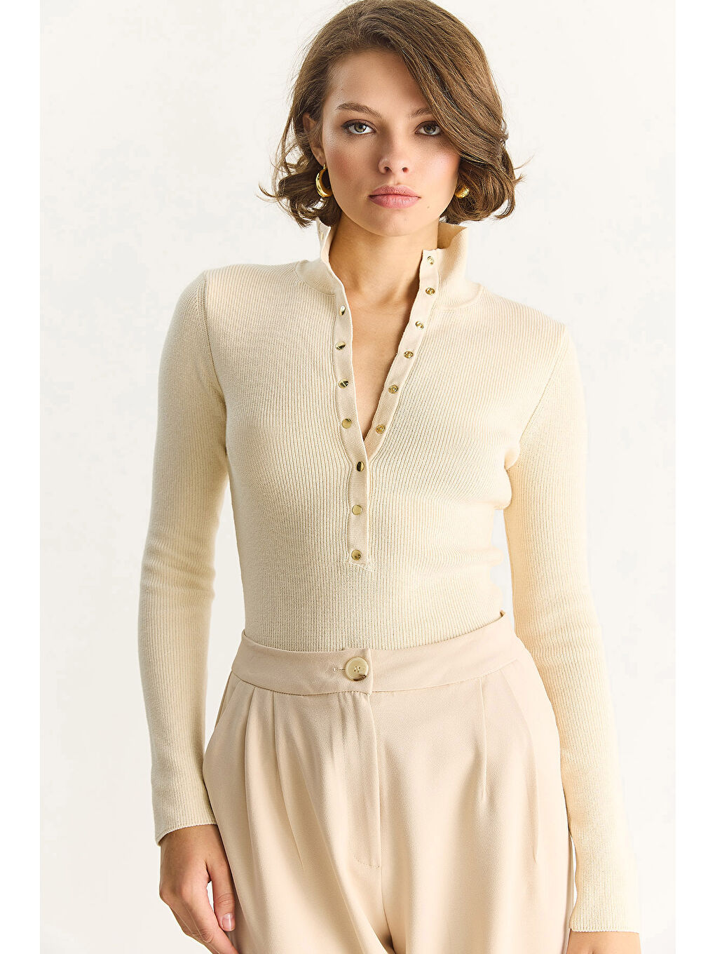 Ekru Kadın Çıtçıtlı Fitilli Dik Yaka Uzun Kollu Basic Triko Bluz TK-4