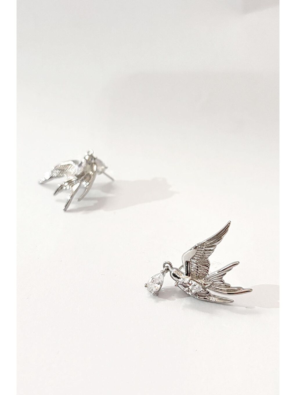 Gri Taşlı Anka Kuşu Gümüş Rengi Küpe-2