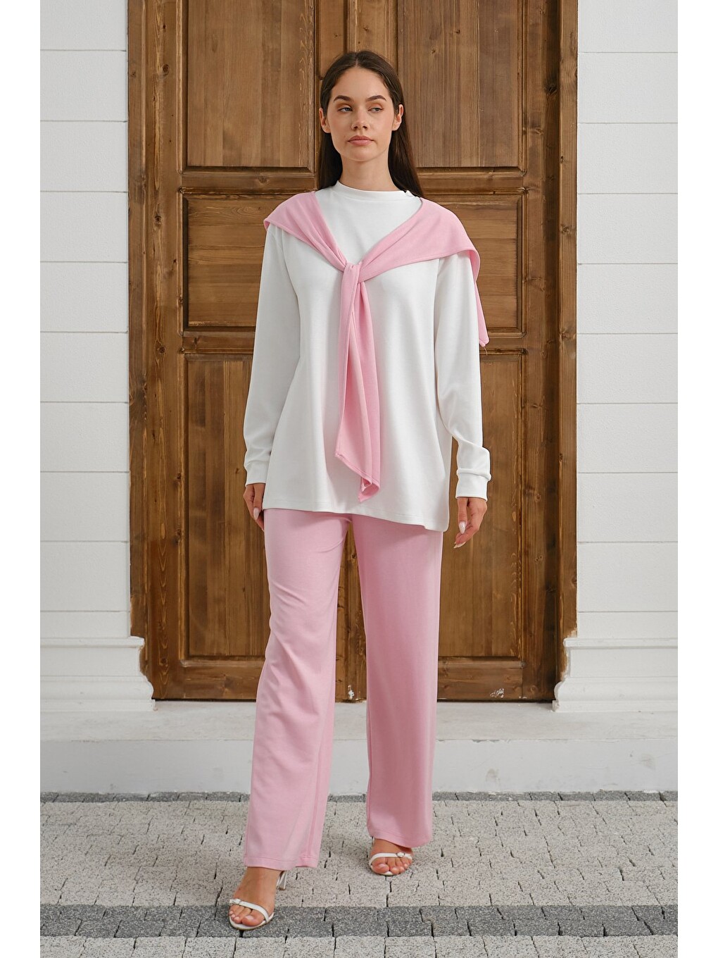 Pembe Kadın Şal Detaylı Eşofman Takımı Rahat Kalıp Uzun Kollu Sweatshirt Geniş Paça Eşofman Altı-1