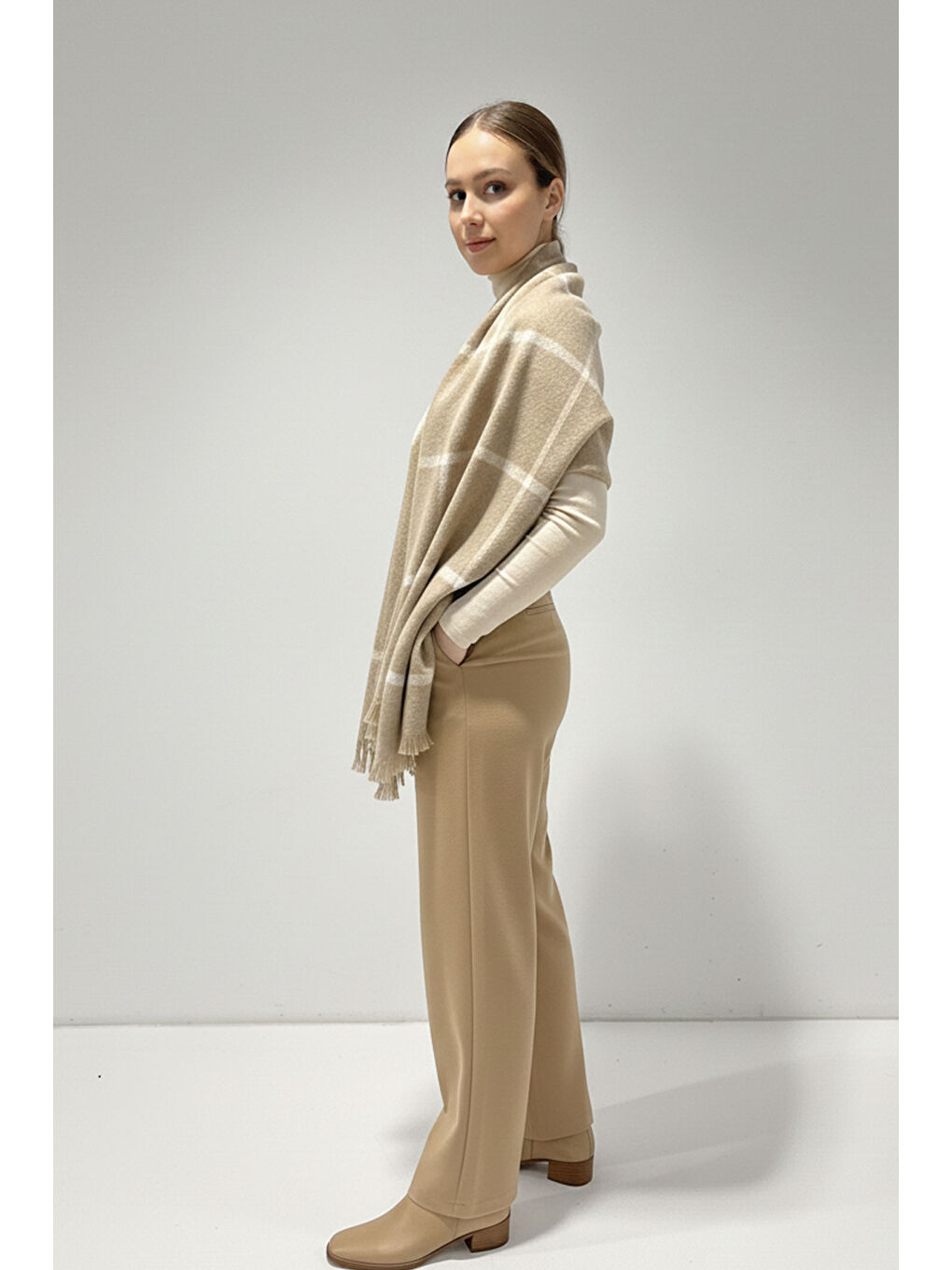 Bej Kadın Yumuşak Dokulu Kalın Şal Atkı 15951 - Taş-1
