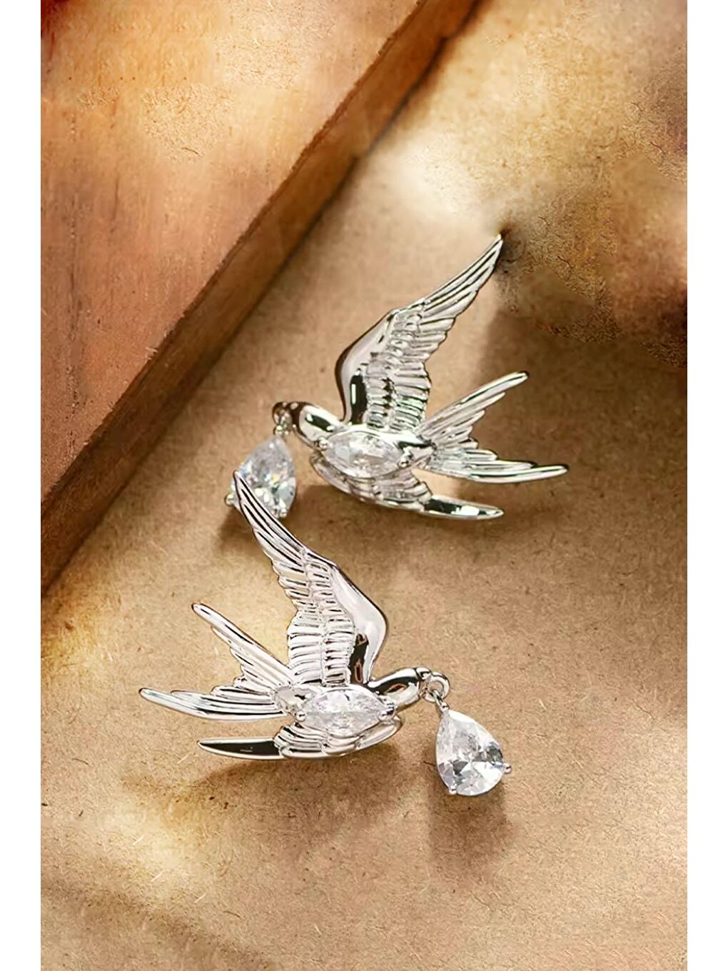 Gri Taşlı Anka Kuşu Gümüş Rengi Küpe-8