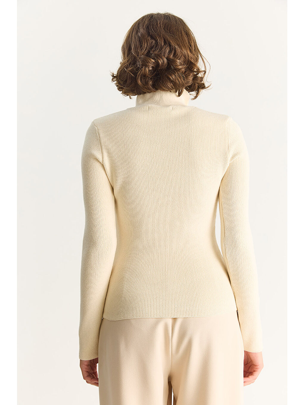 Ekru Kadın Çıtçıtlı Fitilli Dik Yaka Uzun Kollu Basic Triko Bluz TK-6