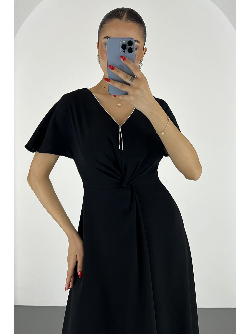 Kadın Siyah V Yaka Taş Detaylı Midi Elbise-2