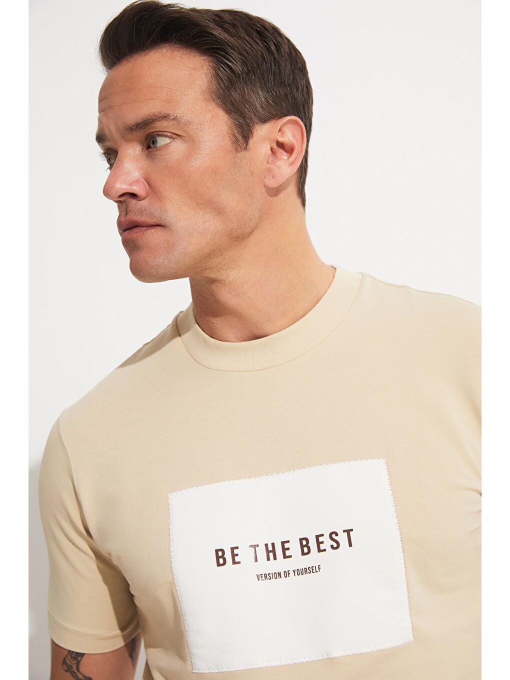 Bej Erkek Regular Fit Baskılı Bisiklet Yaka Tişört-1