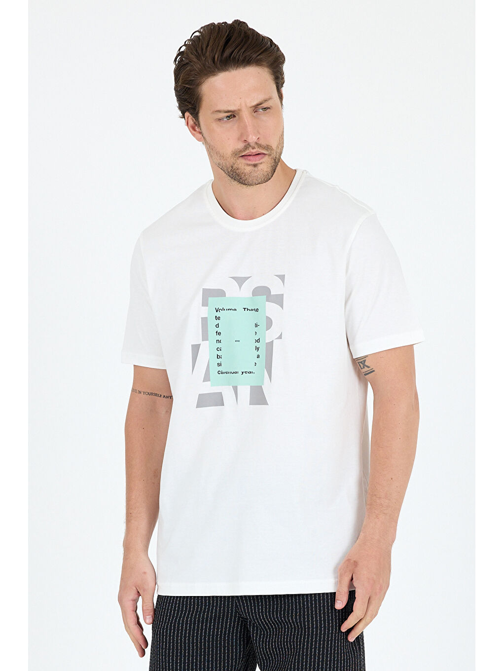 Ekru %100 Pamuk Bisiklet Yaka Baskılı Rahat Kesim, Nefes Alabilir Kumaş Erkek Tişört Basic Tişört 0102-3