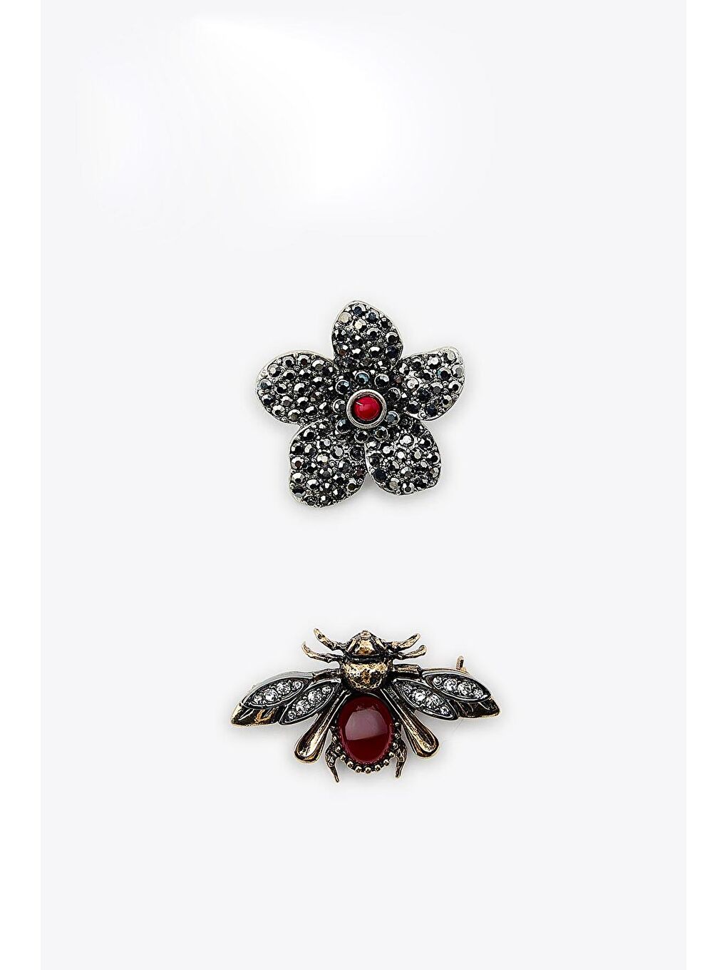 Gri Marka Broş Seti – Vintage Arı ve Çiçek Tasarımlı Taşlı Metal Broş 2’li Set-1