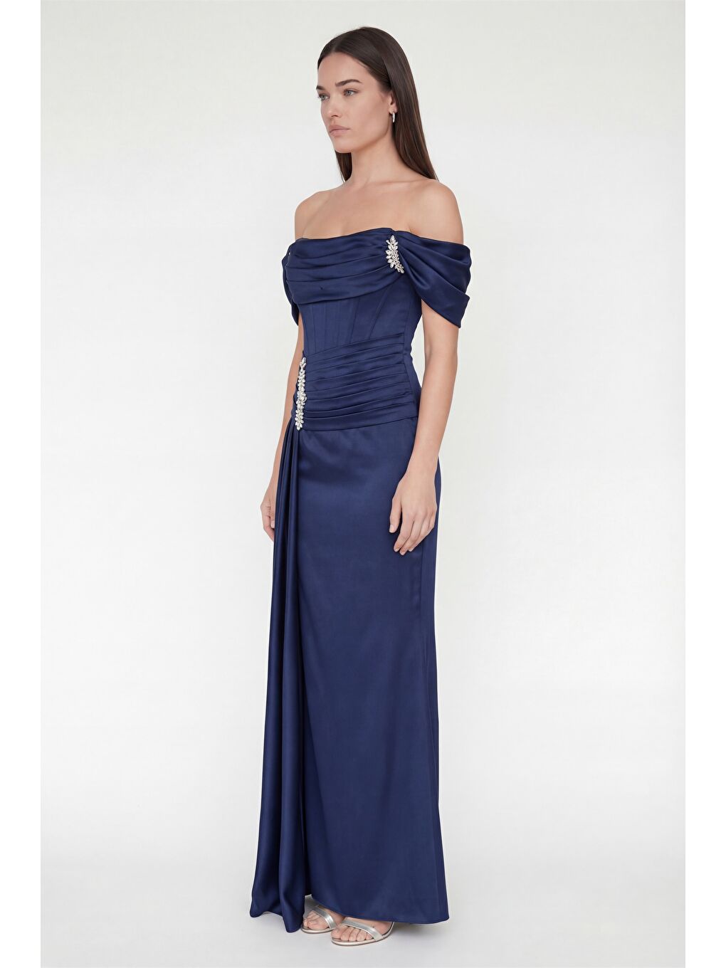 Kadın Lacivert Dar Kalıp Kayık Yaka Taşlı Uzun Abiye Elbise-1