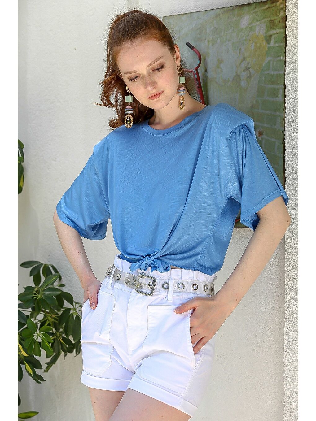 Mavi Sıfır yaka vatka detaylı beli bağlamalı crop bluz