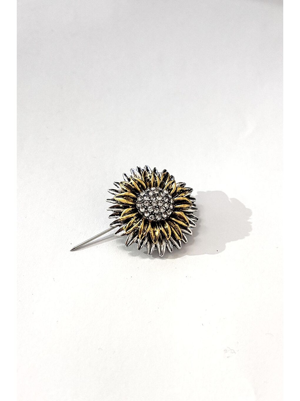 Gri Antik Kaplama Ayçiçeği Figürlü Taşlı Yaka İğnesi Broş-2