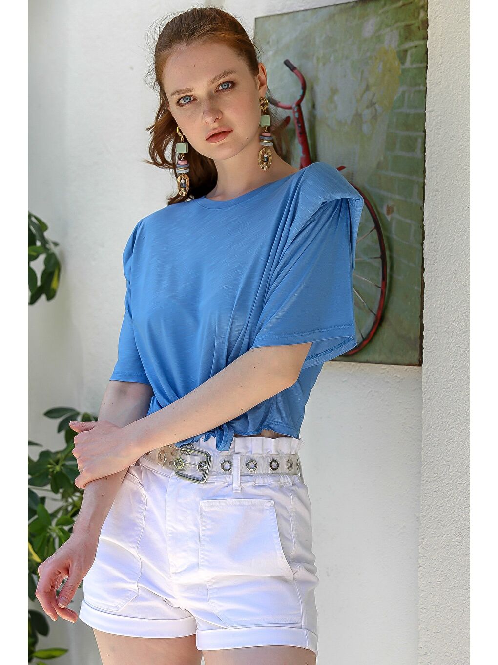 Mavi Sıfır yaka vatka detaylı beli bağlamalı crop bluz-2