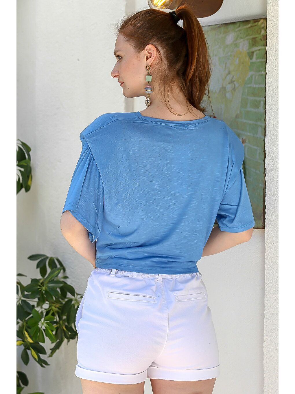 Mavi Sıfır yaka vatka detaylı beli bağlamalı crop bluz-3