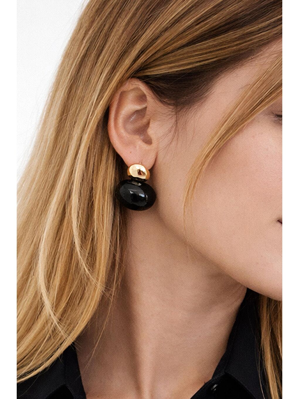 Siyah Akrilik Top Küpe-1