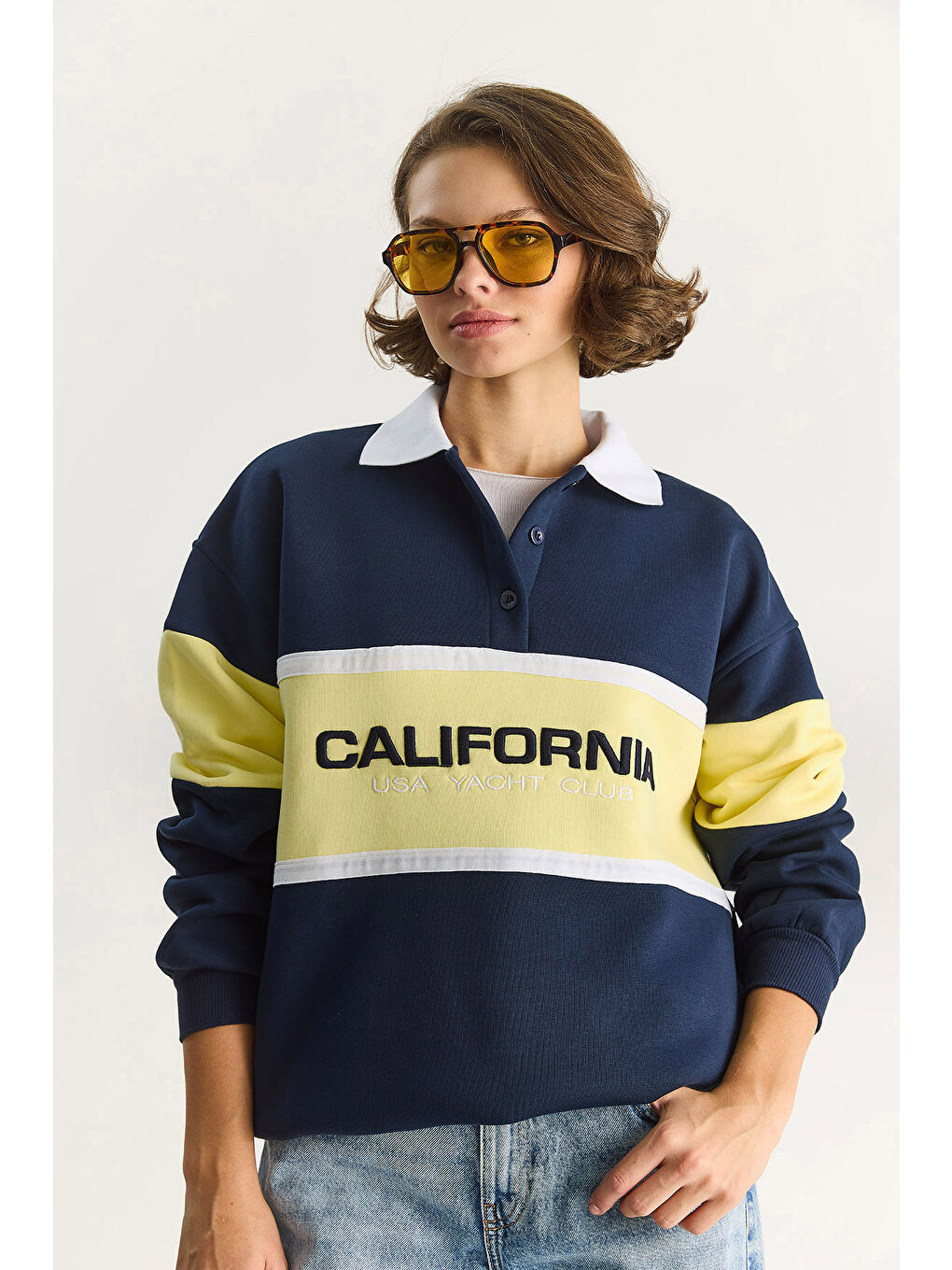 Lacivert Kadın Polo Yaka Düğmeli California Yazılı Nakış Detaylı Oversize Kadın Sweatshirt-1
