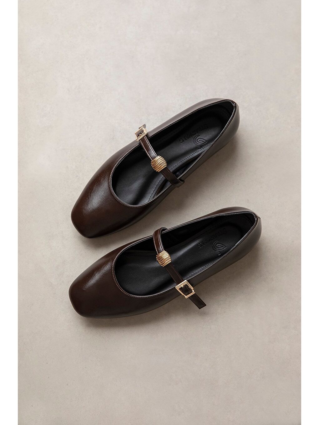 Kahverengi Libon Kadın Toka Detay Kırışık Deri  Babet Kahve