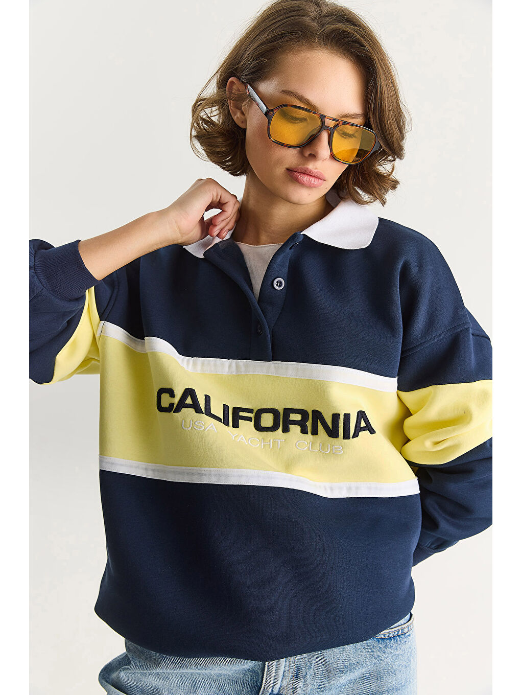 Lacivert Kadın Polo Yaka Düğmeli California Yazılı Nakış Detaylı Oversize Kadın Sweatshirt-2