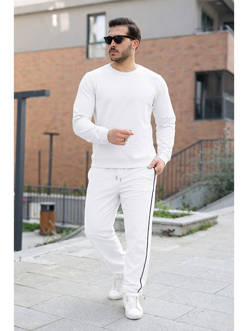 Erkek Çizgili Bisiklet Yaka Dar Beyaz Eşofman Takımı