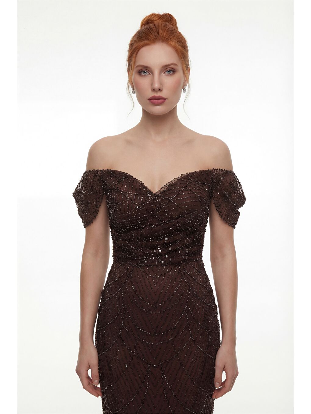 Kadın Kahverengi Dar Kalıp Madonna Yaka Uzun Balık Abiye Elbise-3