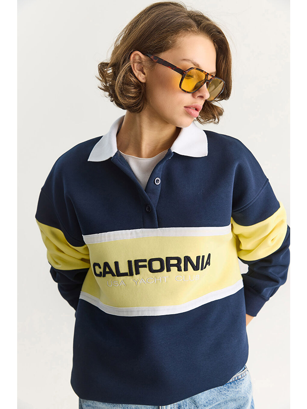 Lacivert Kadın Polo Yaka Düğmeli California Yazılı Nakış Detaylı Oversize Kadın Sweatshirt-4