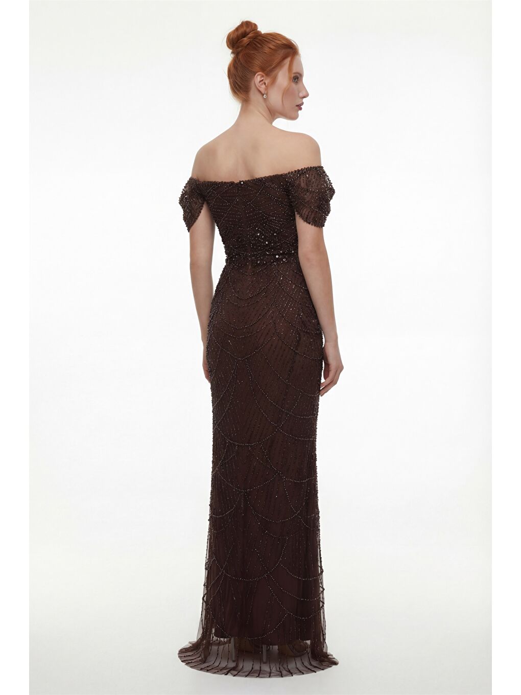 Kadın Kahverengi Dar Kalıp Madonna Yaka Uzun Balık Abiye Elbise-4