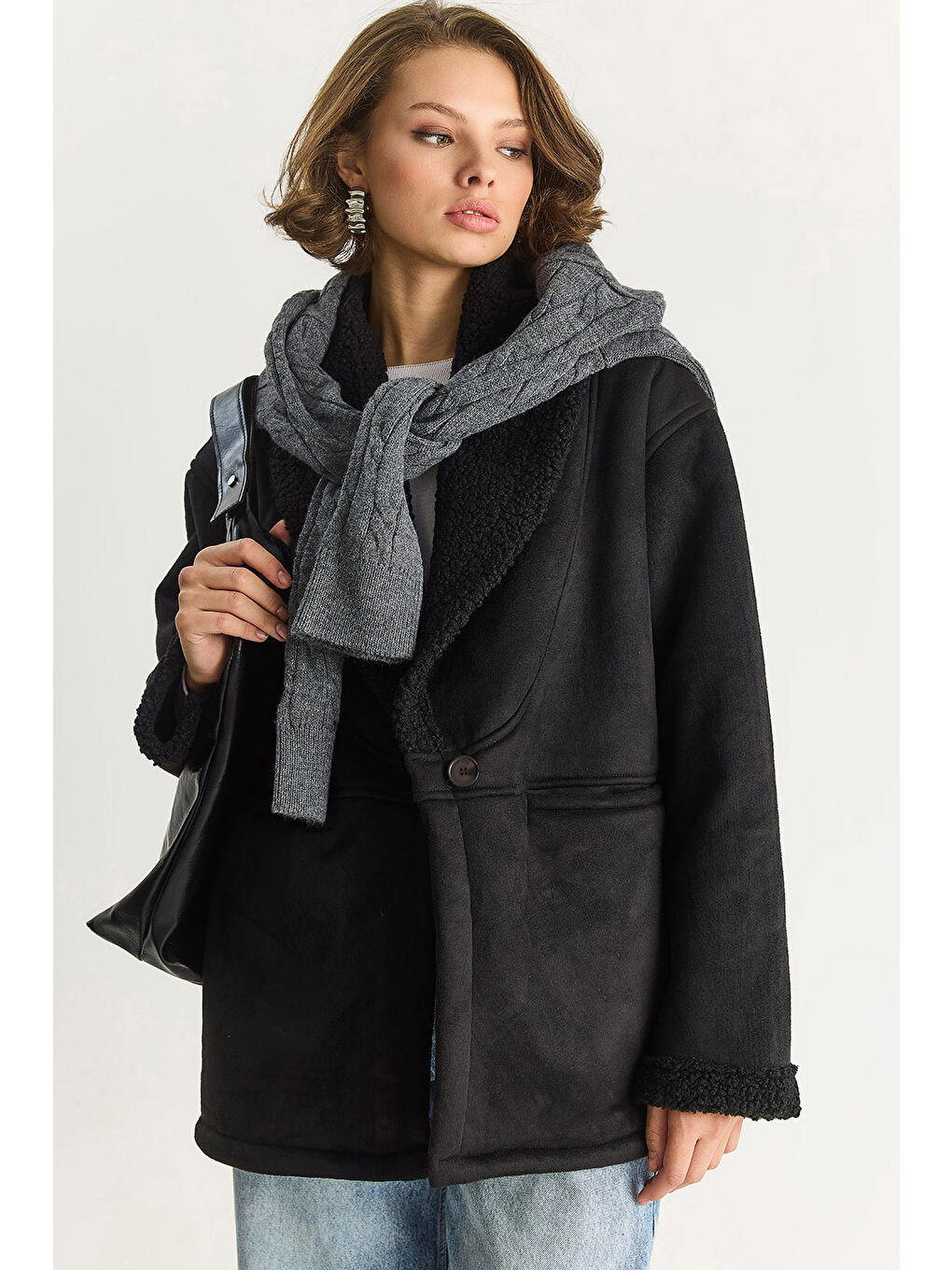 Siyah Kadın İçi Kürklü Cep Detaylı Şal Yaka Süet Kaban
