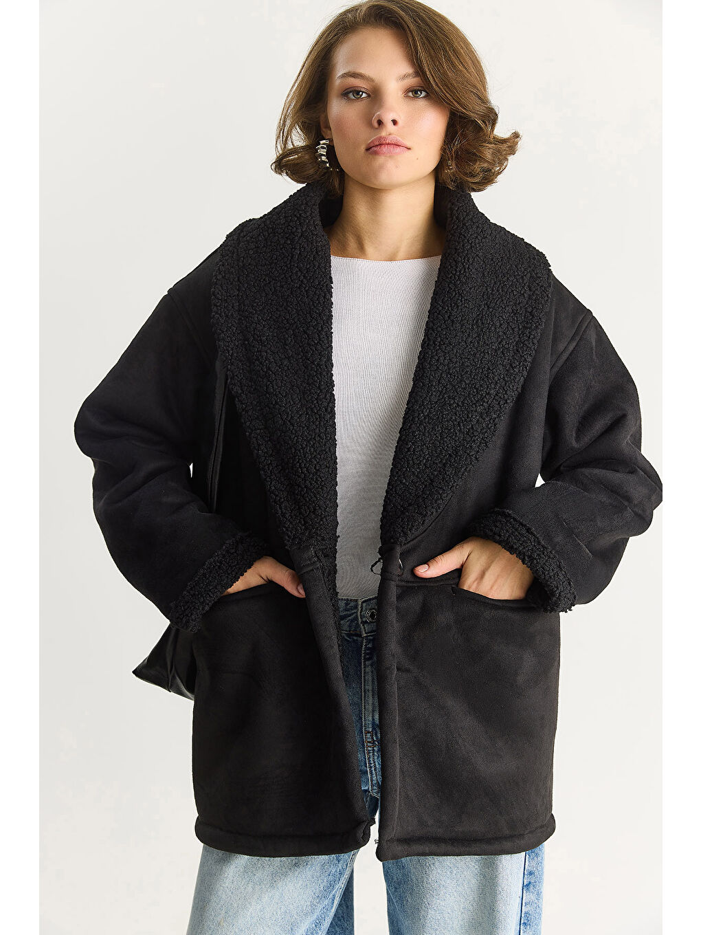 Siyah Kadın İçi Kürklü Cep Detaylı Şal Yaka Süet Kaban-4