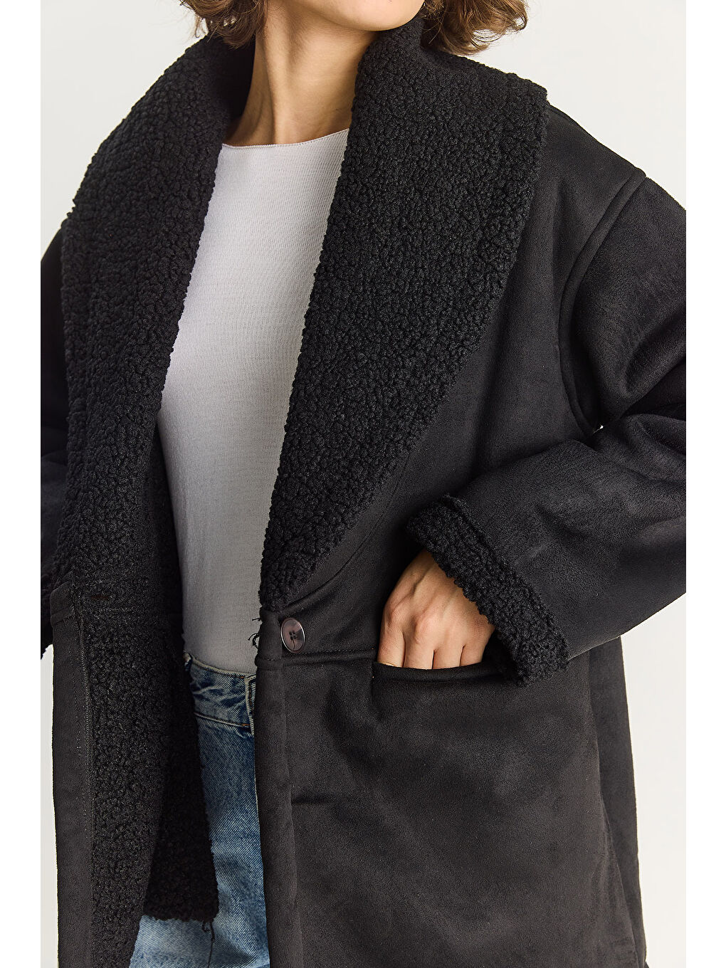 Siyah Kadın İçi Kürklü Cep Detaylı Şal Yaka Süet Kaban-5