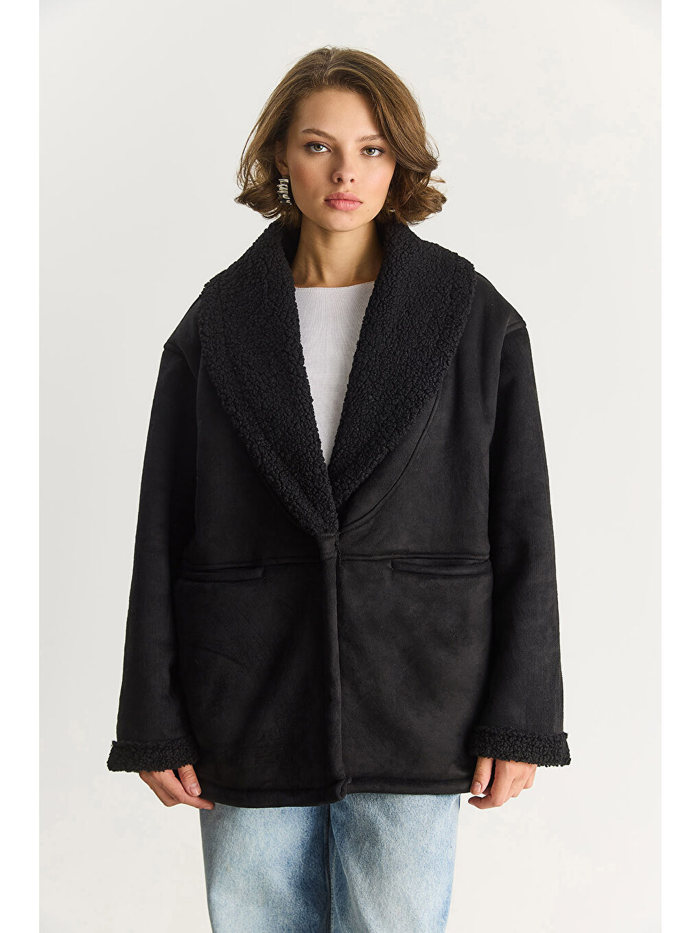 Siyah Kadın İçi Kürklü Cep Detaylı Şal Yaka Süet Kaban-6