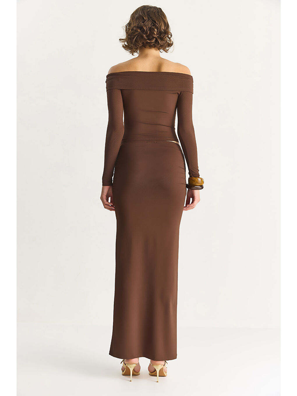 Kahverengi Kadın Aksesuar Detaylı Degaje Yaka Bluz Uzun Etek Elastanlı Saran Takım-6