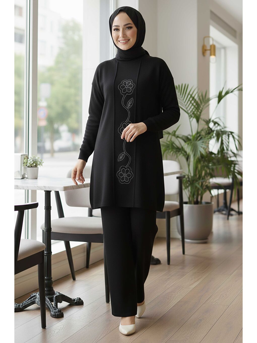 Çiçek Pul Detaylı Triko İkili Takım Siyah - 28126-SIYAH-1