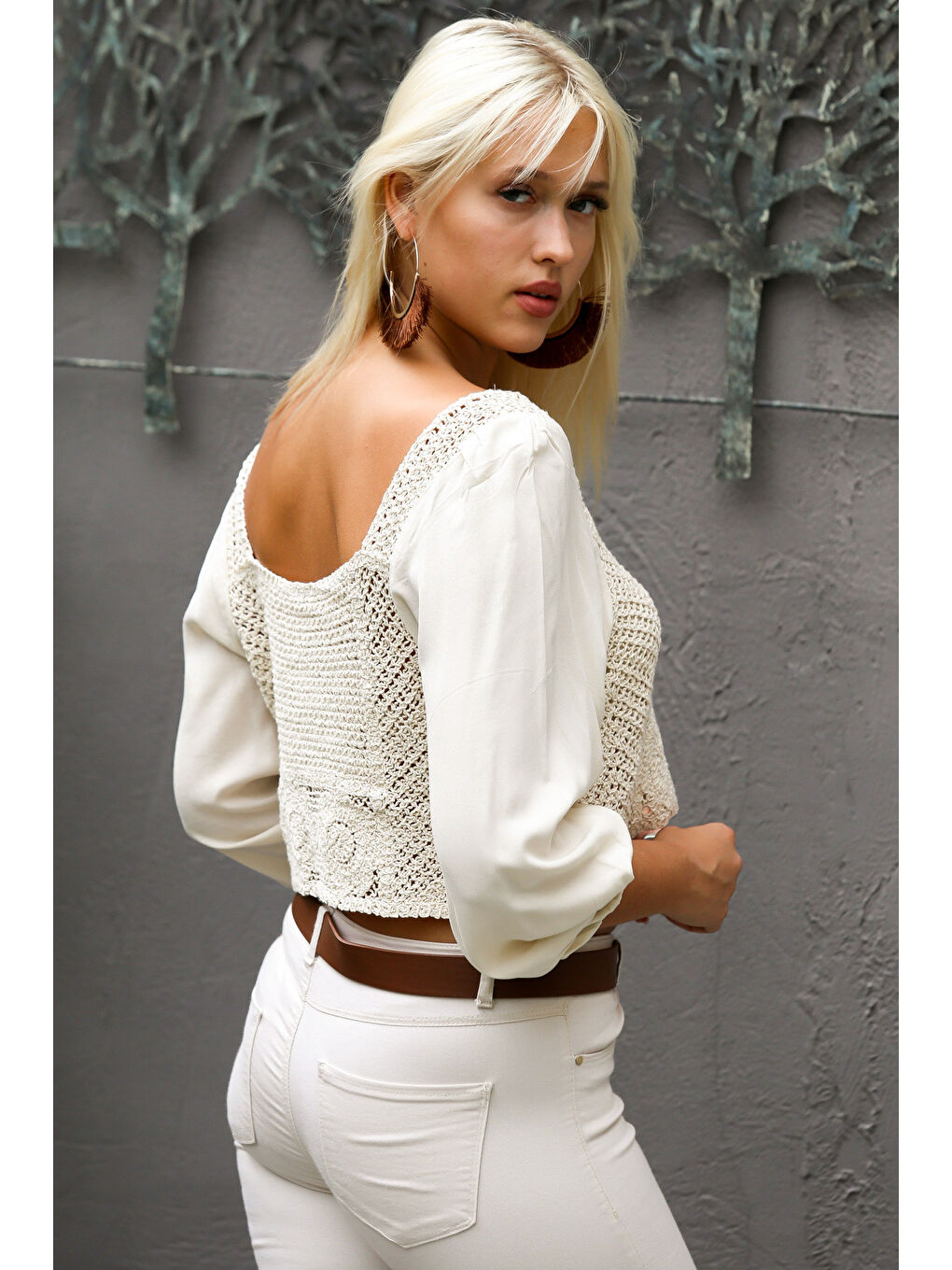 Kadın Bej Kare Yaka Balon Kol Sargı Nakışlı Crop Fitted Casual Pamuk Dokuma Bluz-1