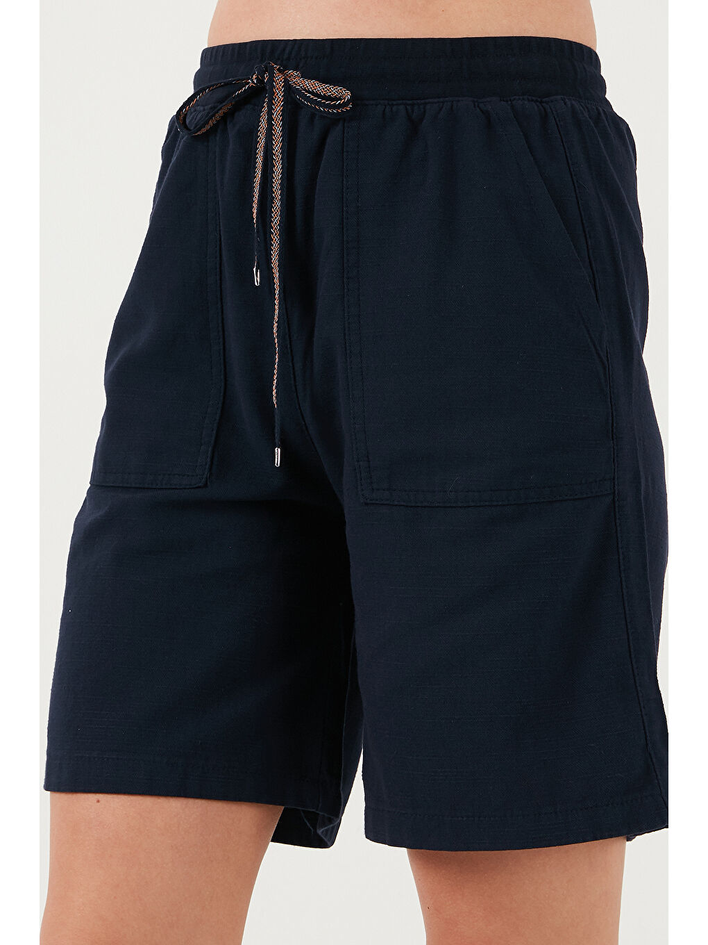 Lacivert Pamuklu Relaxed Fit Yüksek Bel Cepli Kadın Mini Şort 668YP5384-4