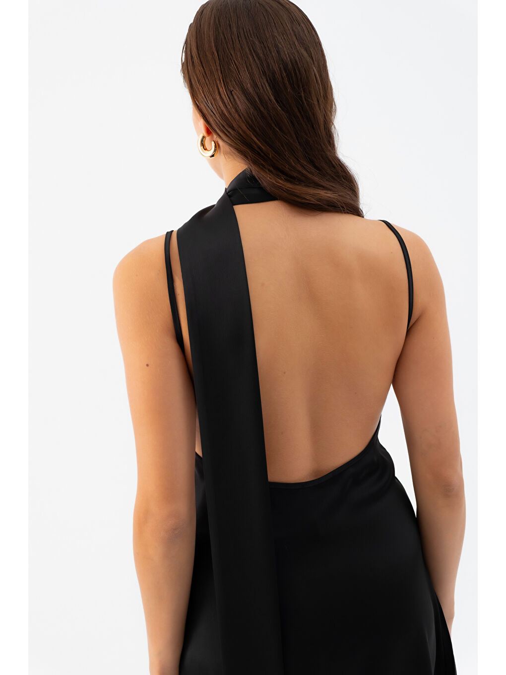 Kadın Siyah Fularlı Maxi Saten Elbise-4