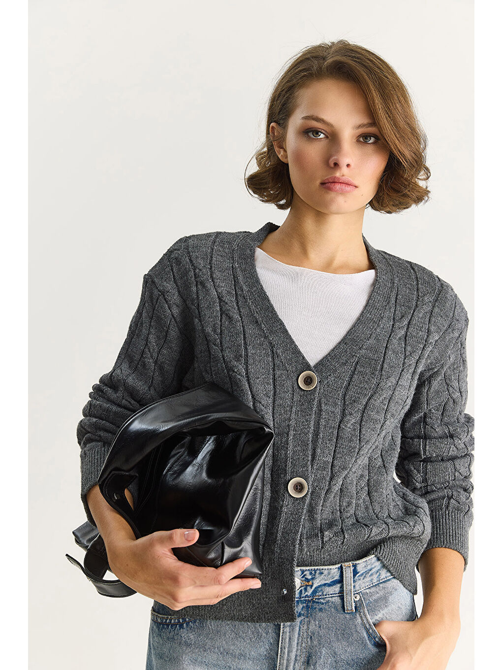 Antrasit Kadın V Yaka Örgü Desenli Düğmeli Hırka TH-1