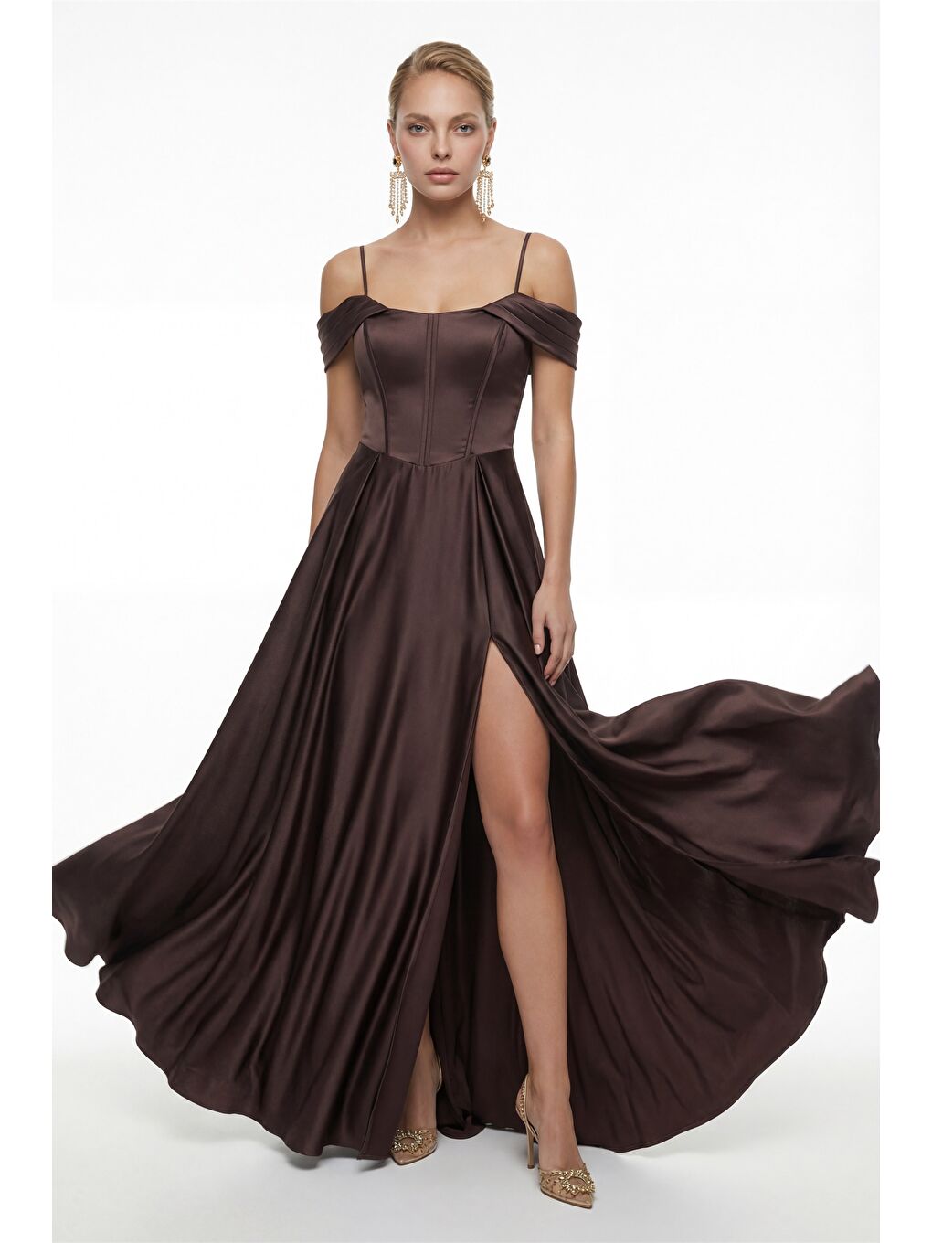 Kadın Kahverengi Dar Kalıp Balen Korse Detay Yırtmaçlı Uzun Saten Abiye