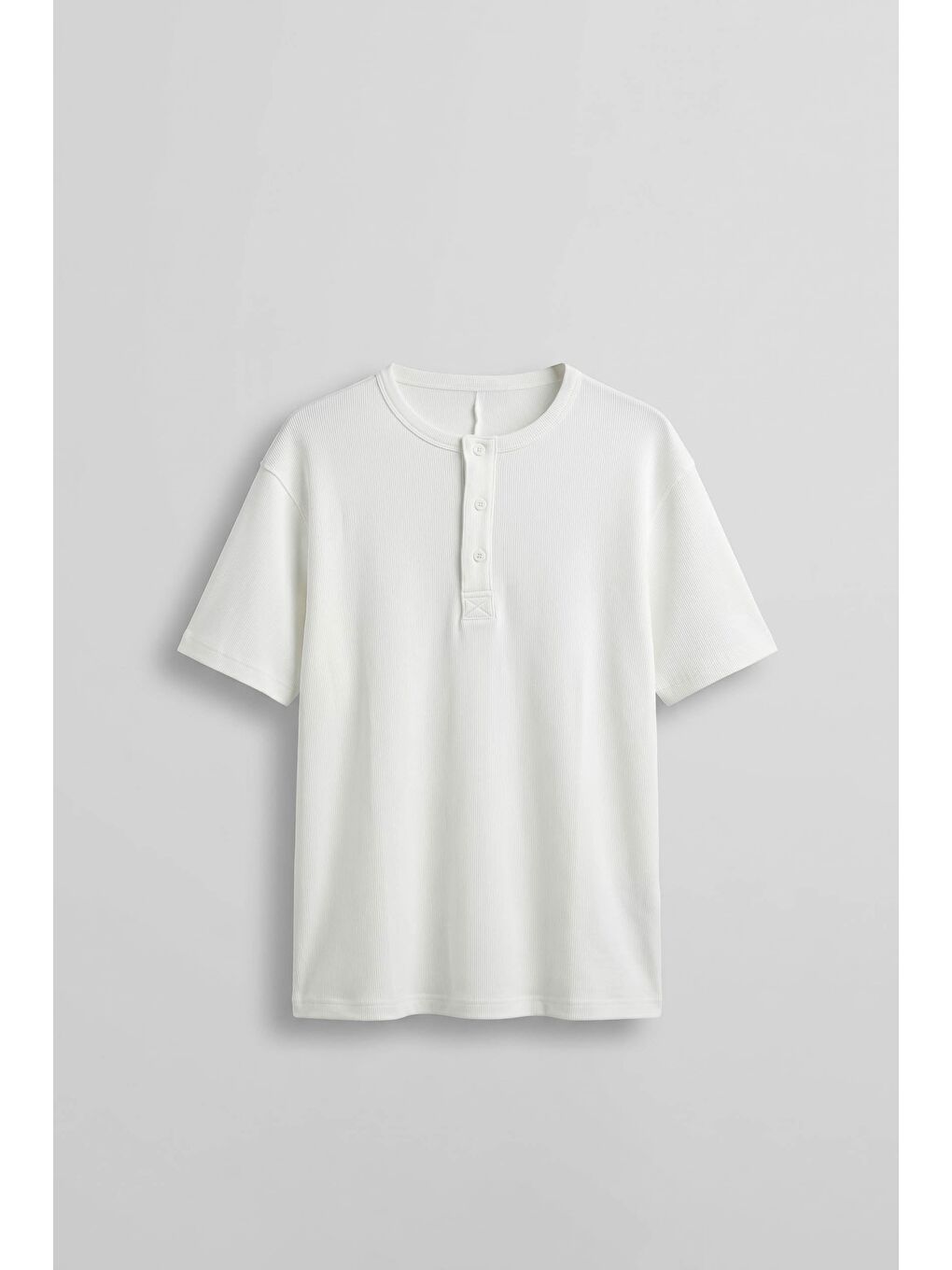 Erkek Relaxed Fit Fitilli Örme Düğmeli Yaka T-Shirt Beyaz