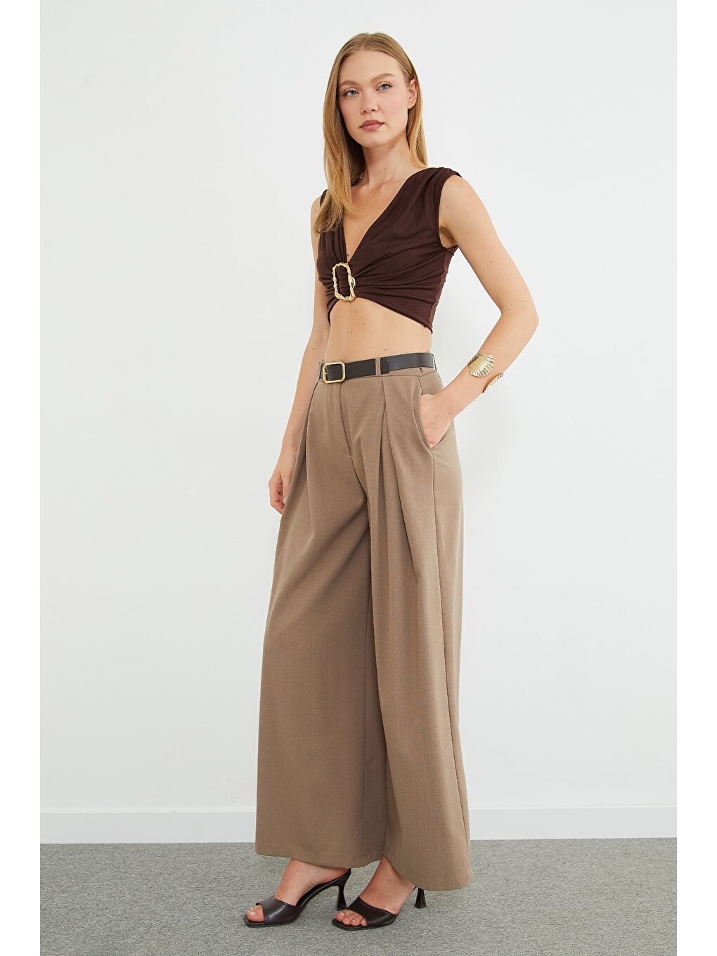 Bej Beli Kemerli Pileli Yüksek Bel Pantolon-3