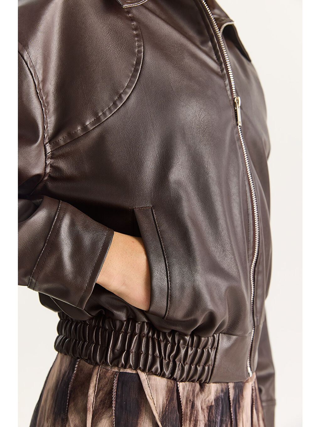 Kahverengi Kadın Oversize Belli Lastikli Suni Deri Bomber Ceket-5