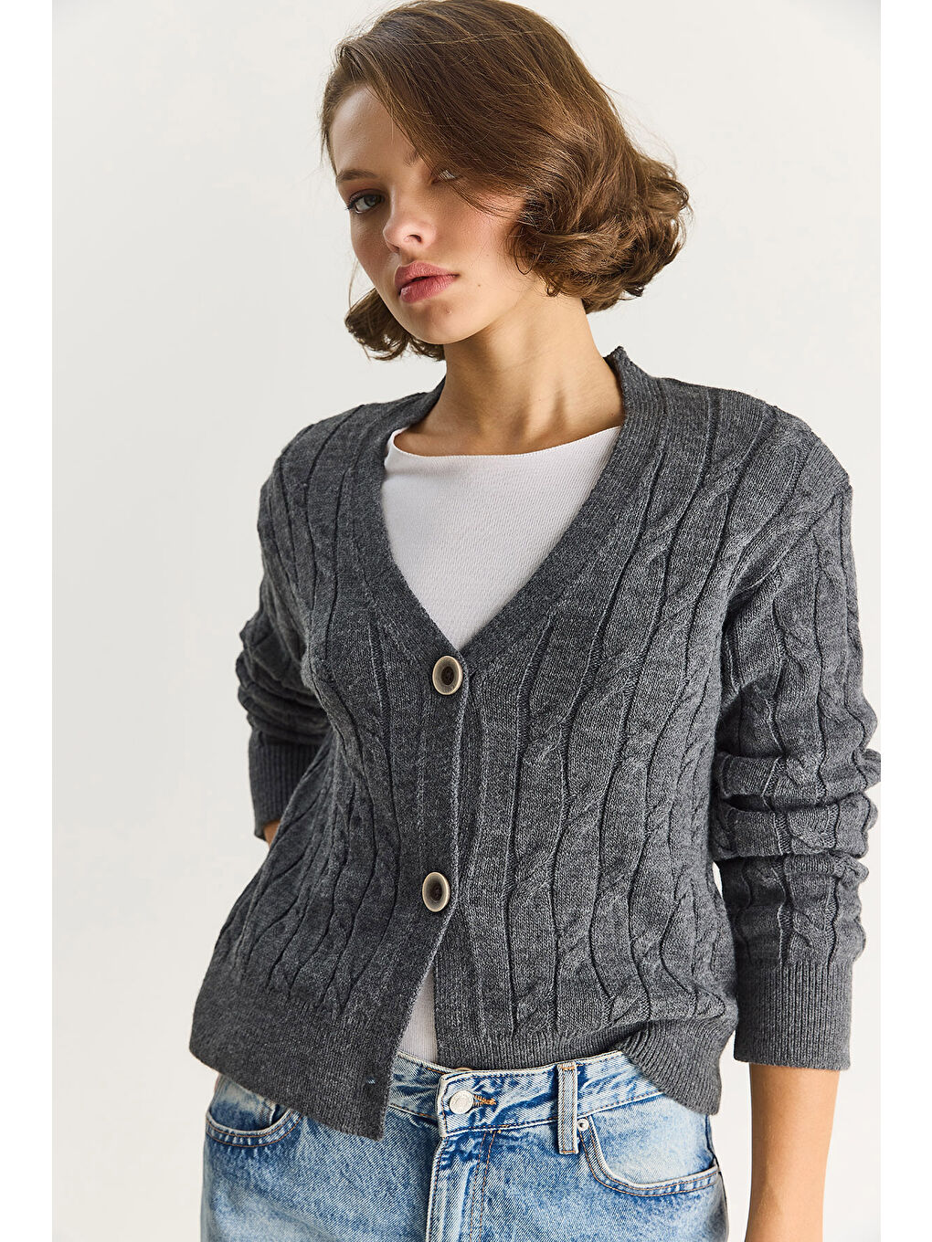 Antrasit Kadın V Yaka Örgü Desenli Düğmeli Hırka TH-2